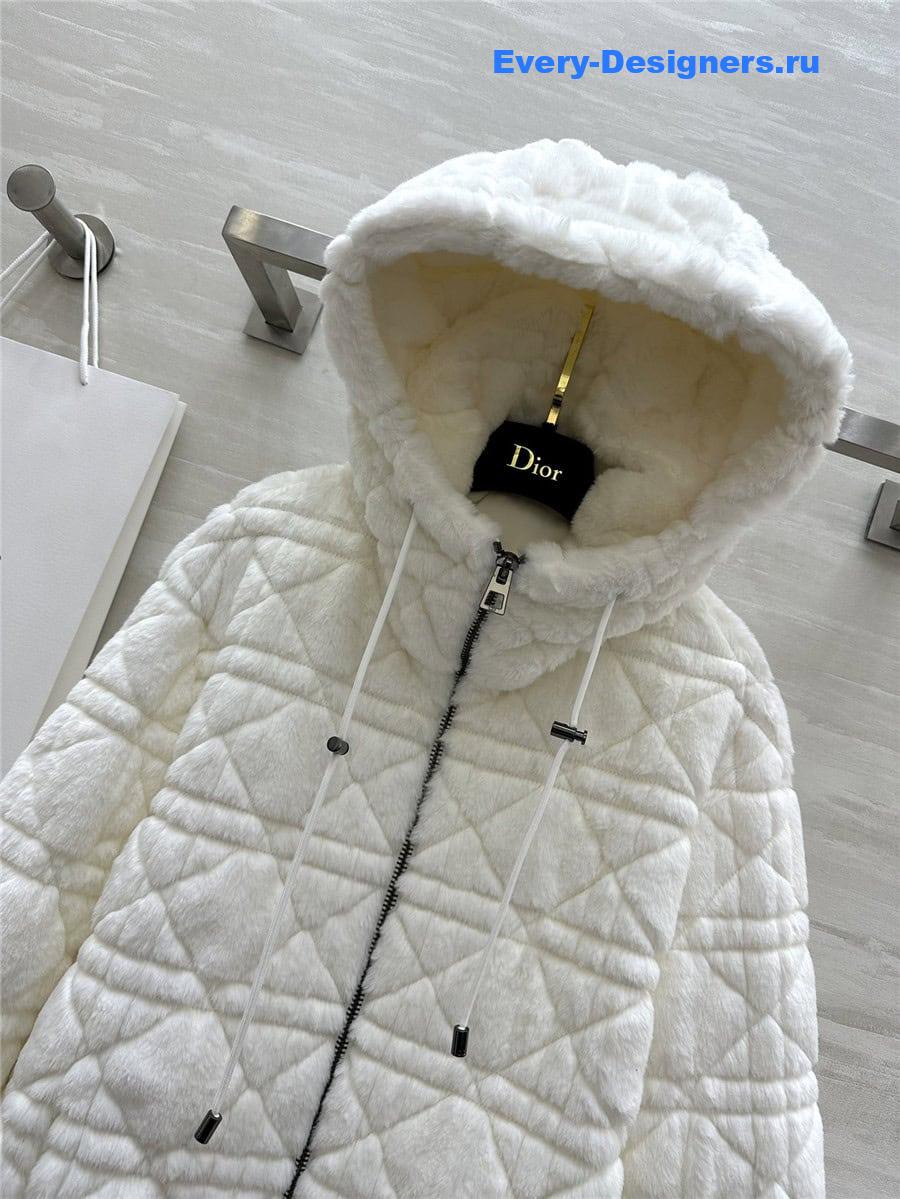 D10r eco-friendly fur hooded coat
