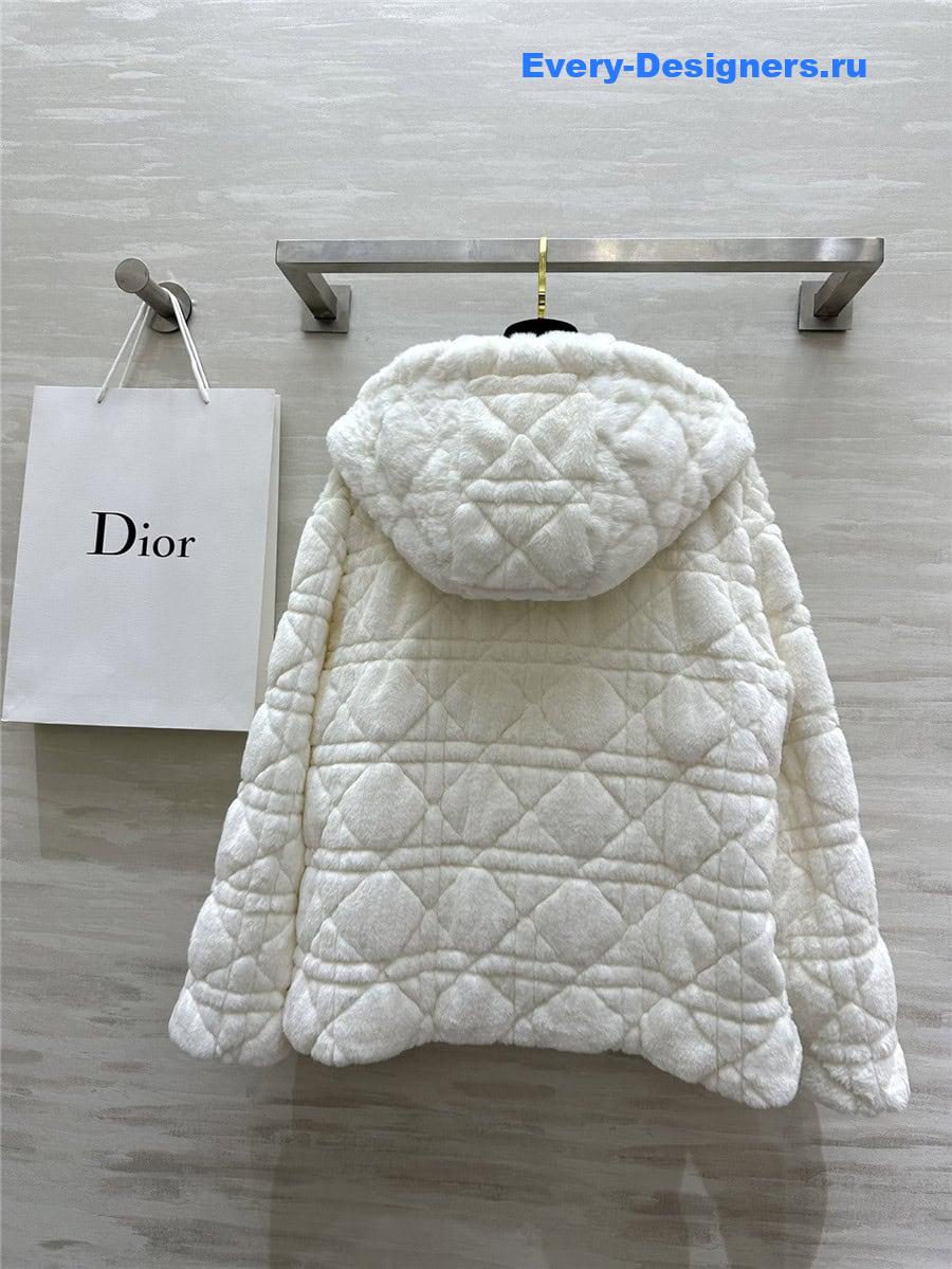D10r eco-friendly fur hooded coat