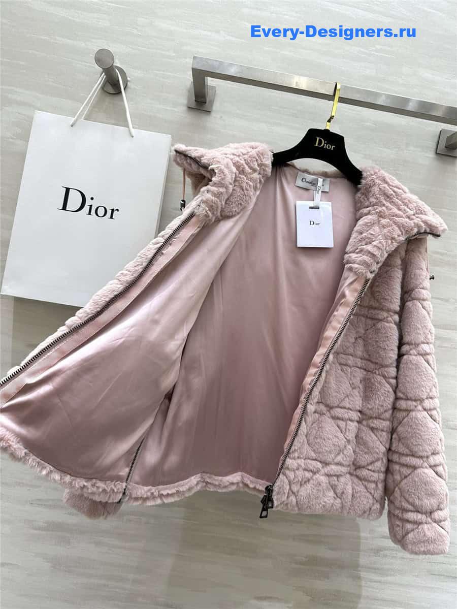 D10r eco-friendly fur hooded coat