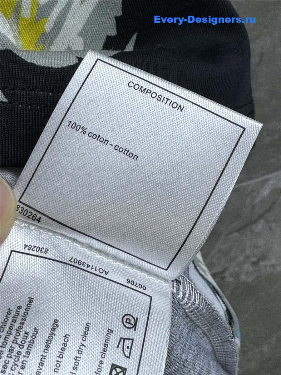 CC feather print T-shirt