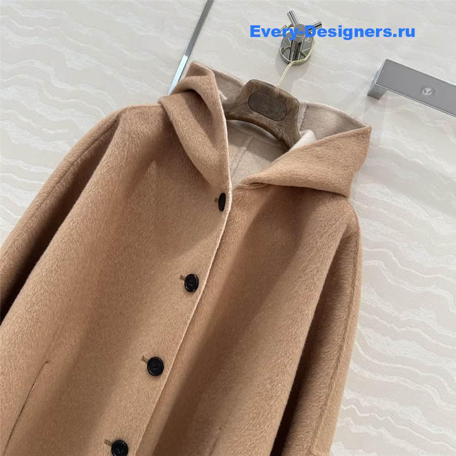 L0r0 P1ana cashmere shawl cape