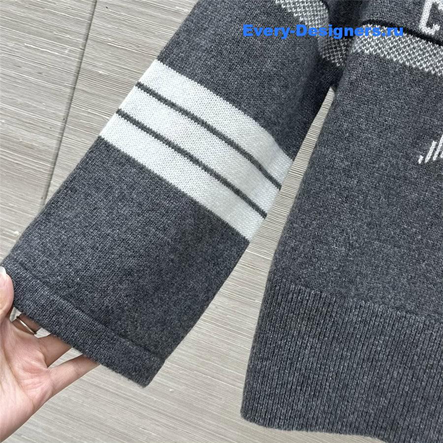 D10ralps three-quarter sleeve hooded sweater in grey