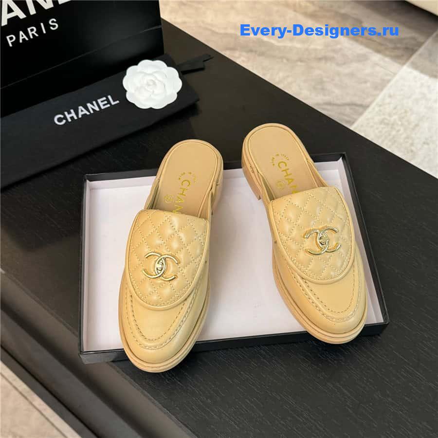 ch**el turn-lock D1am0nd-quilted loafers in nude