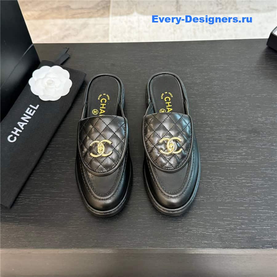 ch**el turn-lock D1am0nd-quilted loafers in black