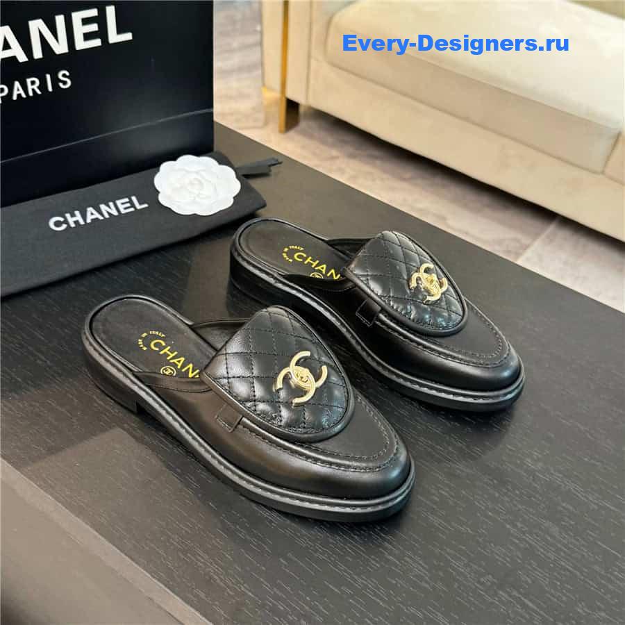 ch**el turn-lock D1am0nd-quilted loafers in black