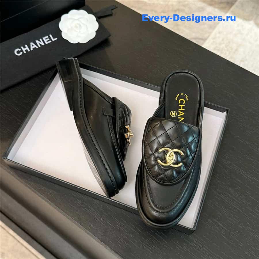 ch**el turn-lock D1am0nd-quilted loafers in black