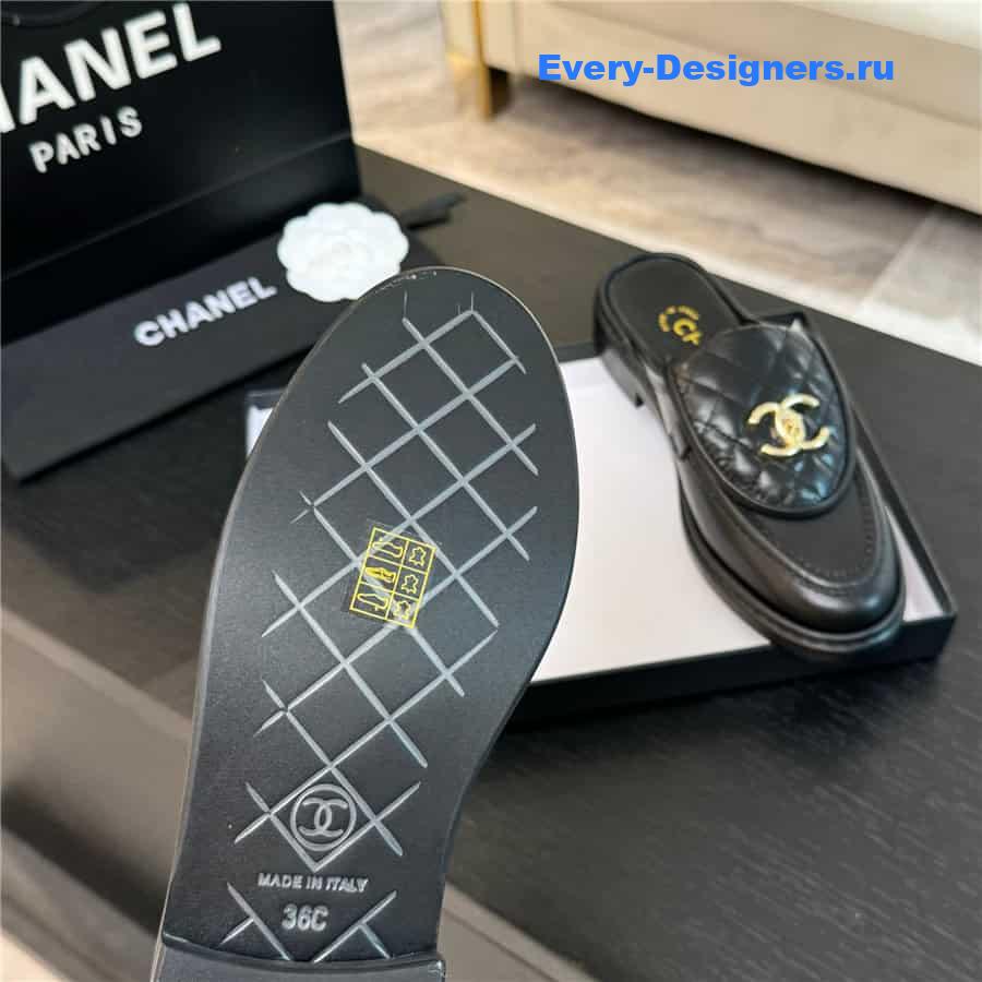 ch**el turn-lock D1am0nd-quilted loafers in black