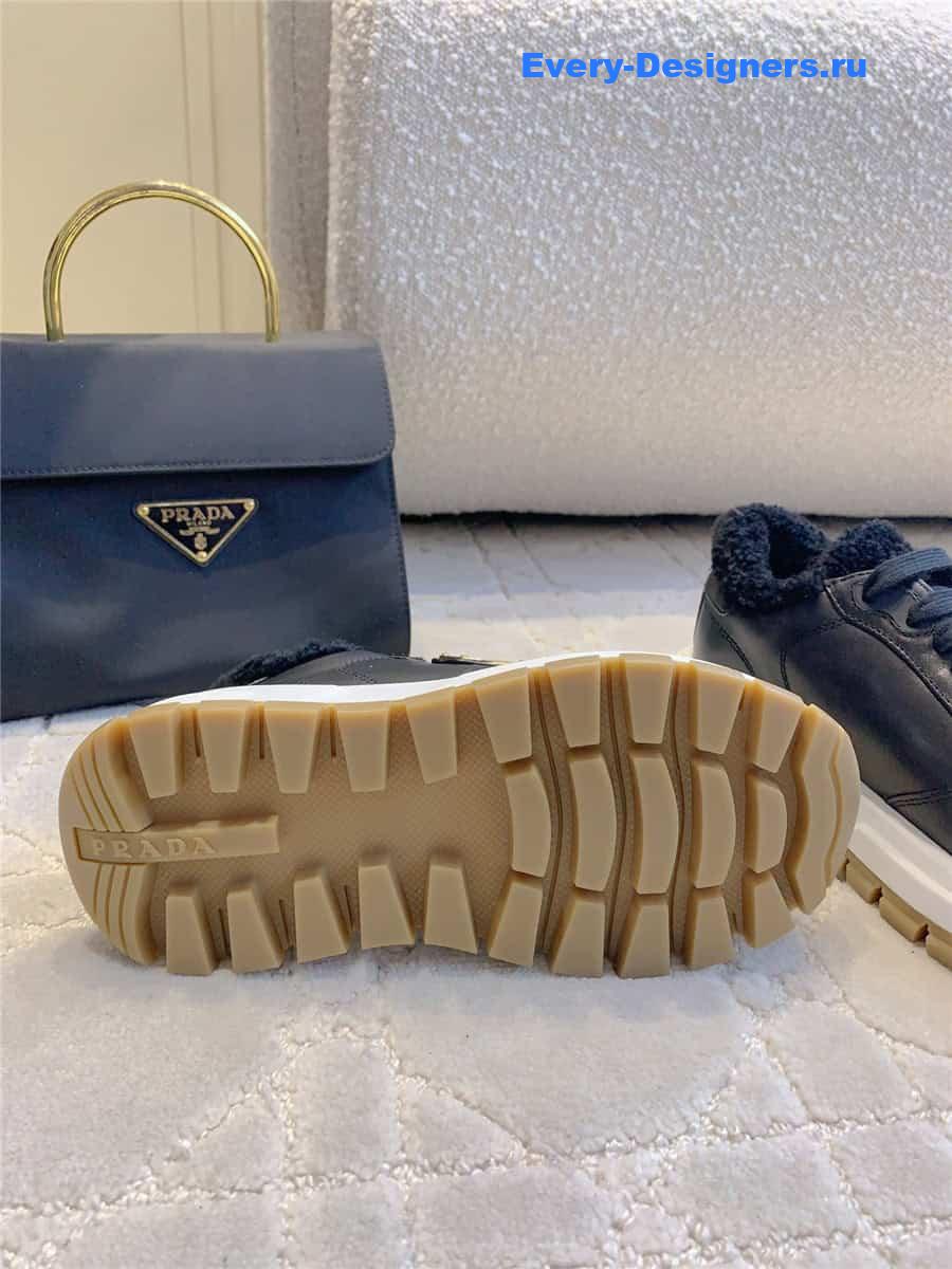 Pra*a triangle logo lace-in sneakers black