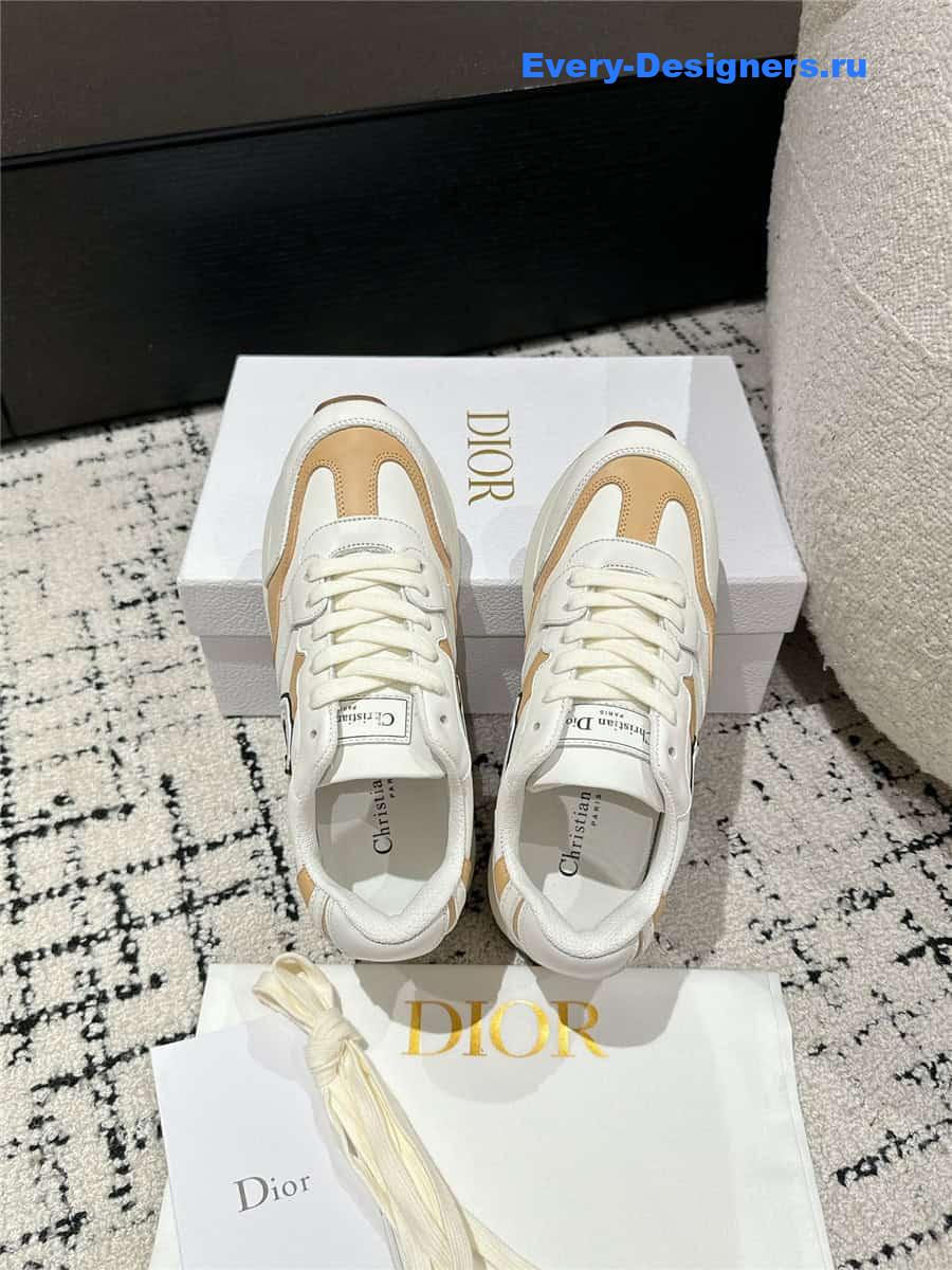 c’est D10r sneaker white