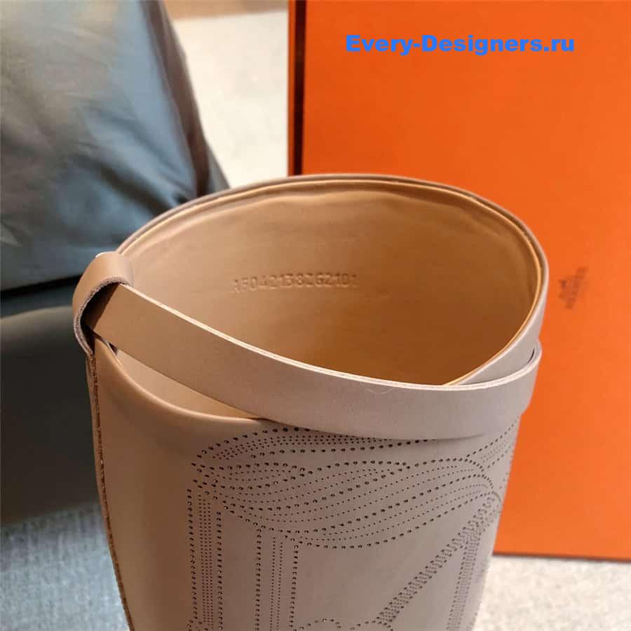 H**me5 logo jumping boots