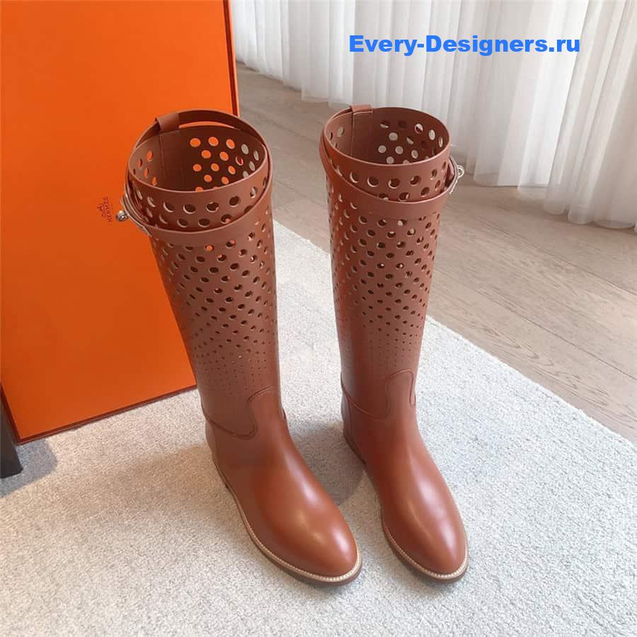 H**me5 jumping boots with silver hardware