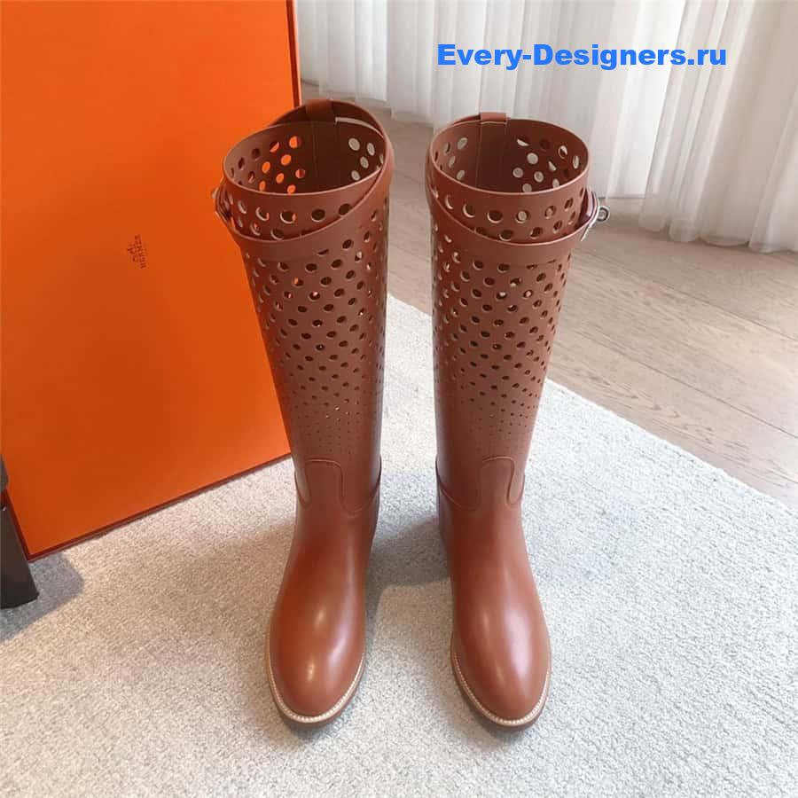 H**me5 jumping boots with silver hardware