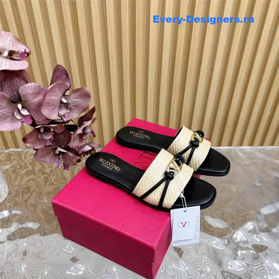 Va1e*ntin0 vlogo black woven raffia slides