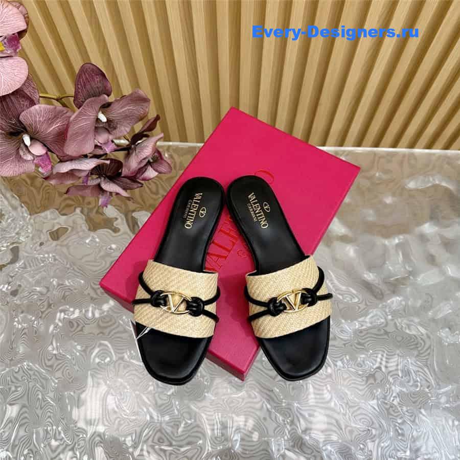 Va1e*ntin0 vlogo black woven raffia slides