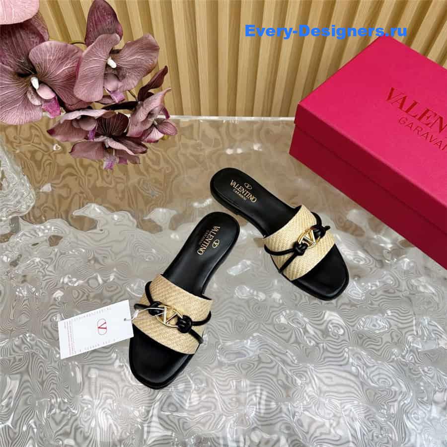 Va1e*ntin0 vlogo black woven raffia slides