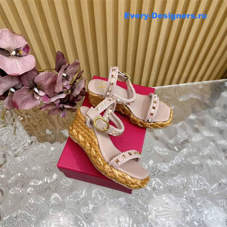 Va1e*ntin0 rockstud pink wedge calfskin sandals