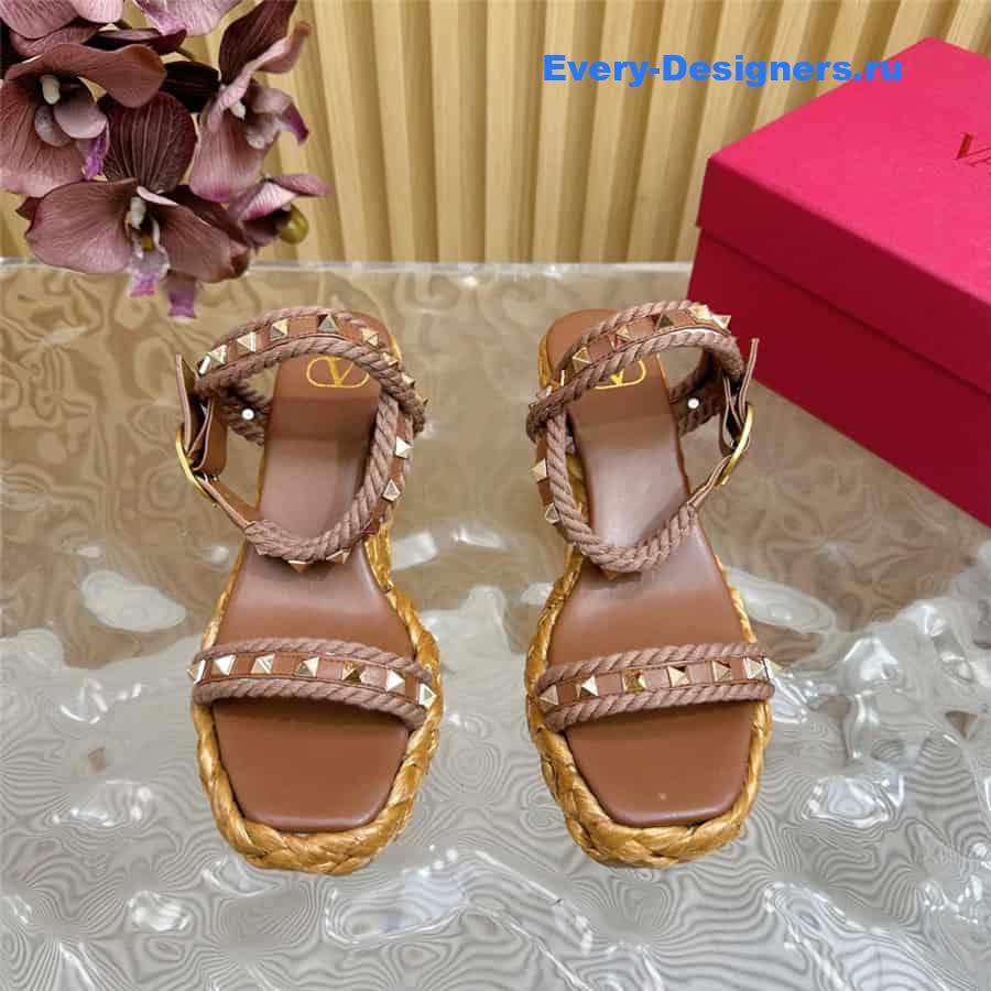 Va1e*ntin0 rockstud beige wedge calfskin sandals