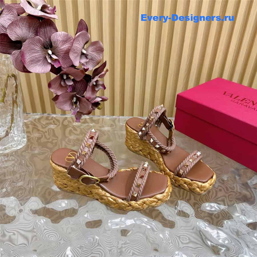 Va1e*ntin0 rockstud beige wedge calfskin sandals