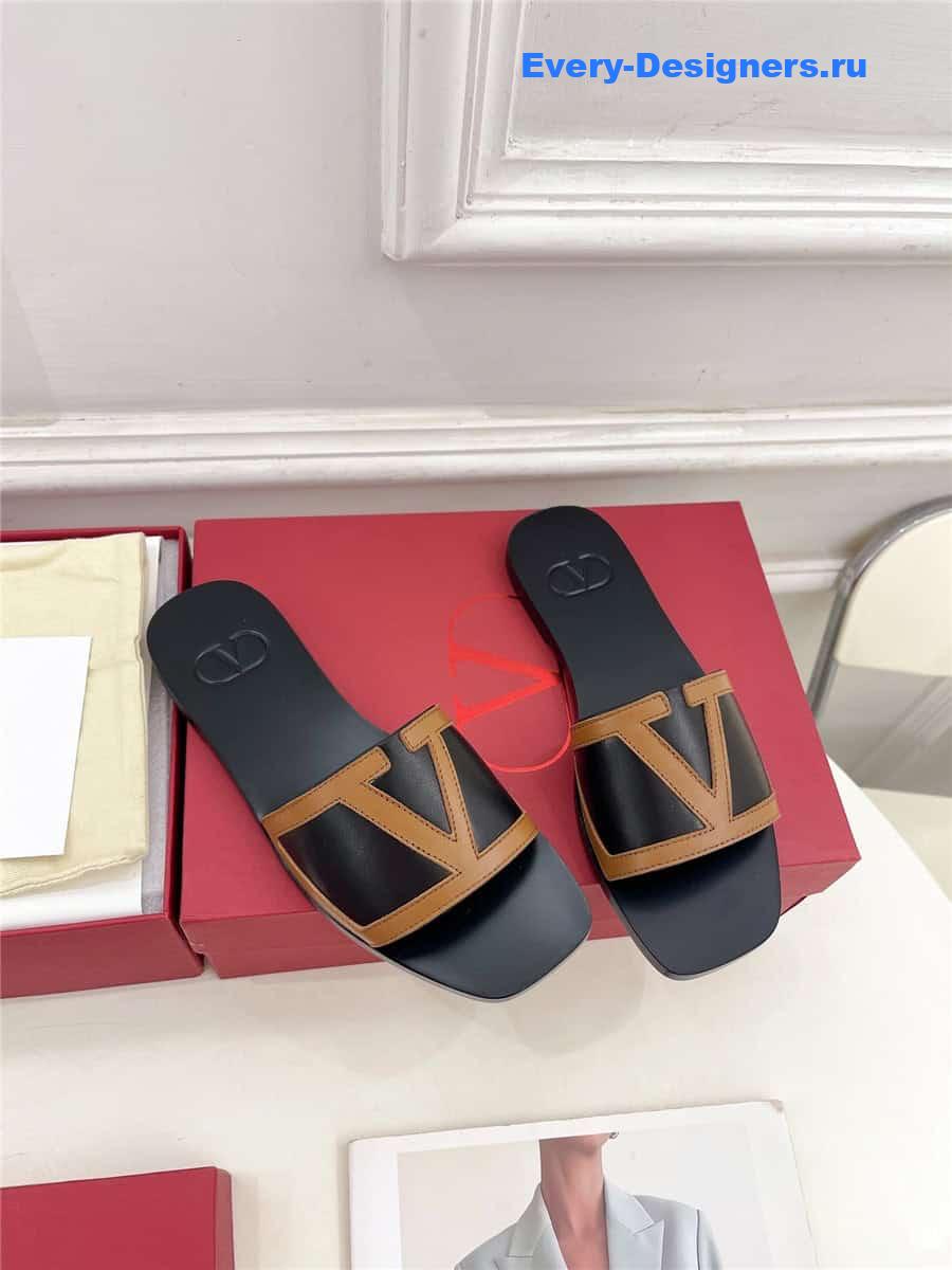 Va1e*ntin0 big logo flat slippers