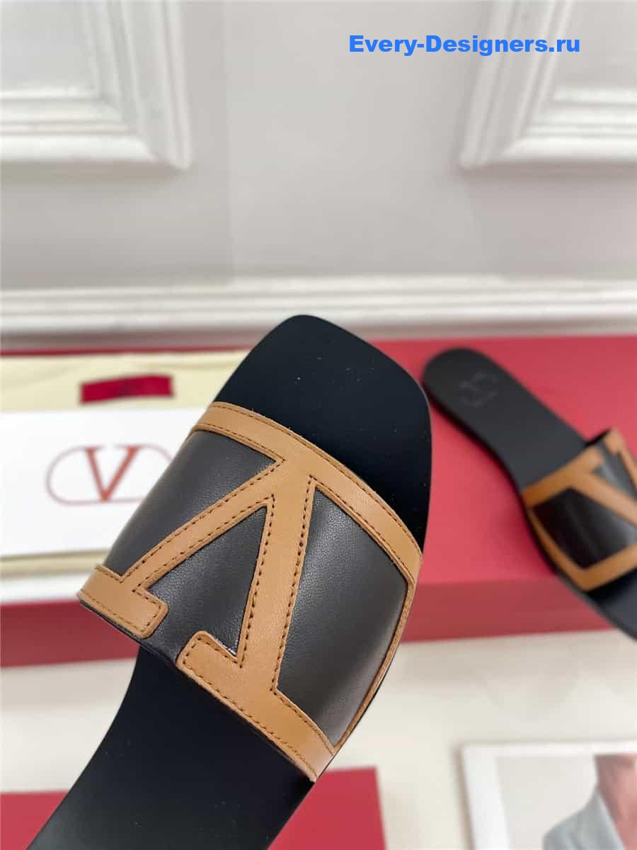 Va1e*ntin0 big logo flat slippers