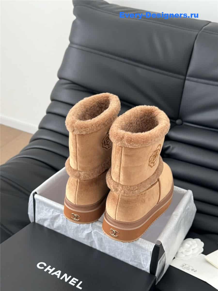 Ch**el brown women shearling boots