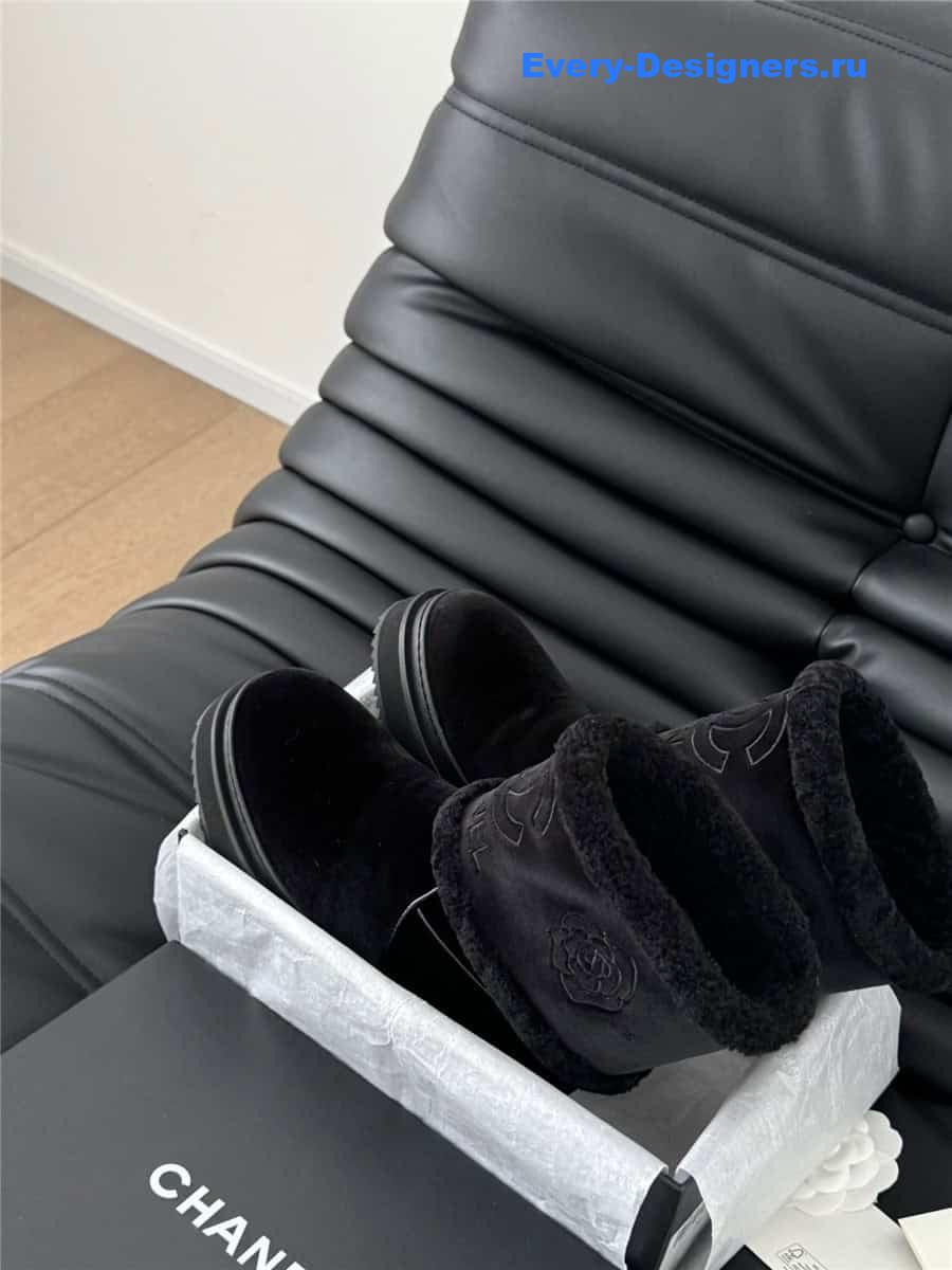 Ch**el women shearling boots