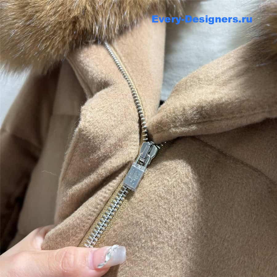 L0r0 P1ana fox fur collar down jacket