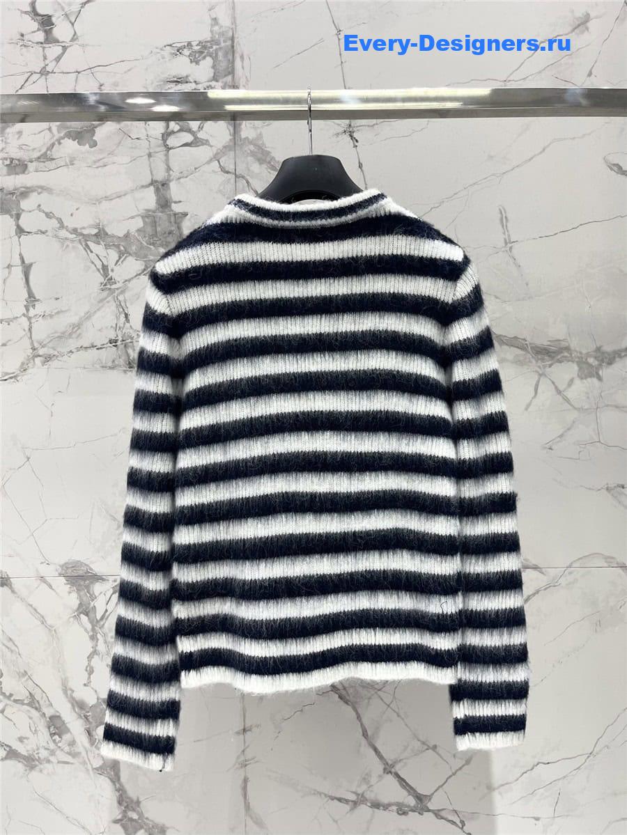 D10r striped sweater in black