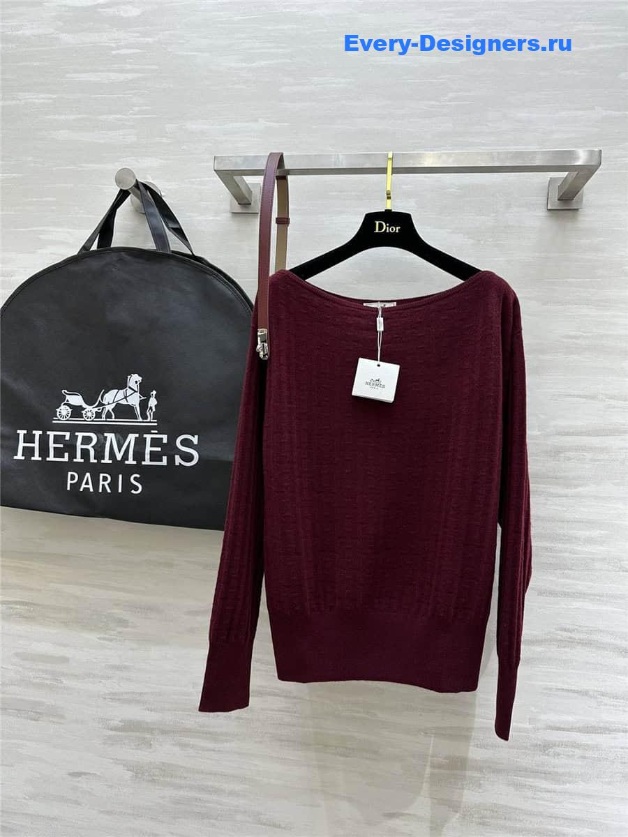 H**me5 h long-sleeved top