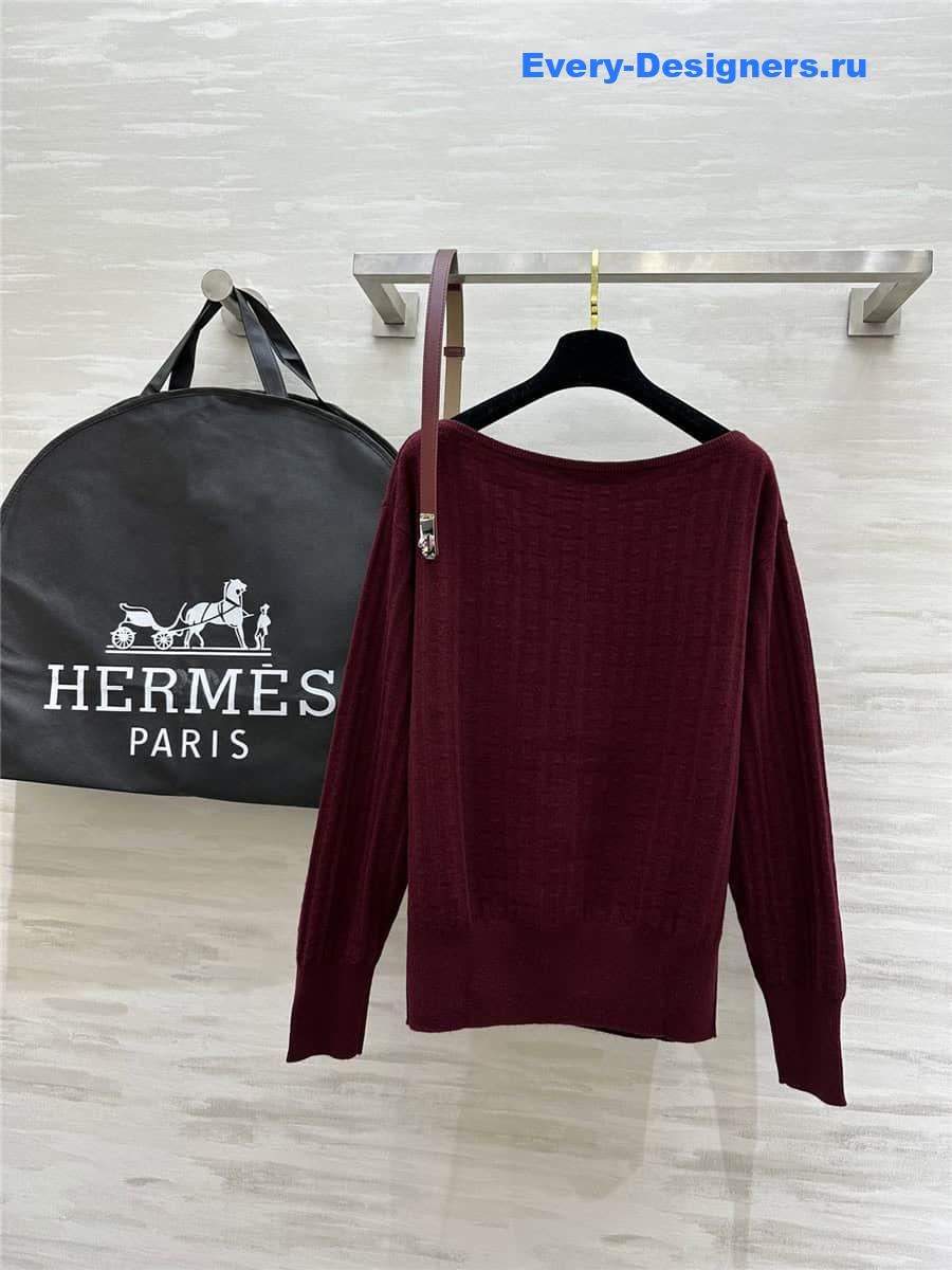 H**me5 h long-sleeved top