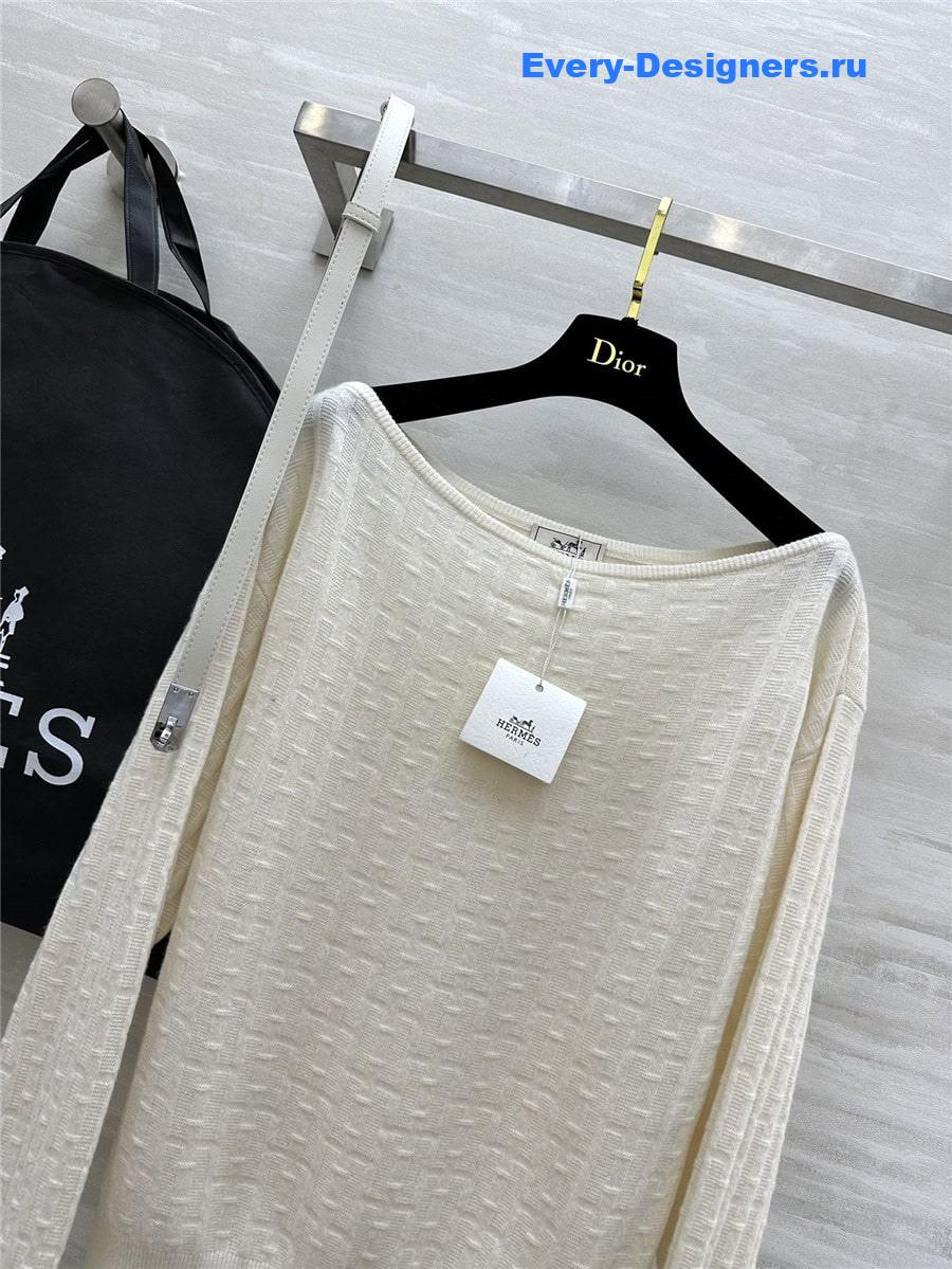 H**me5 h long-sleeved top