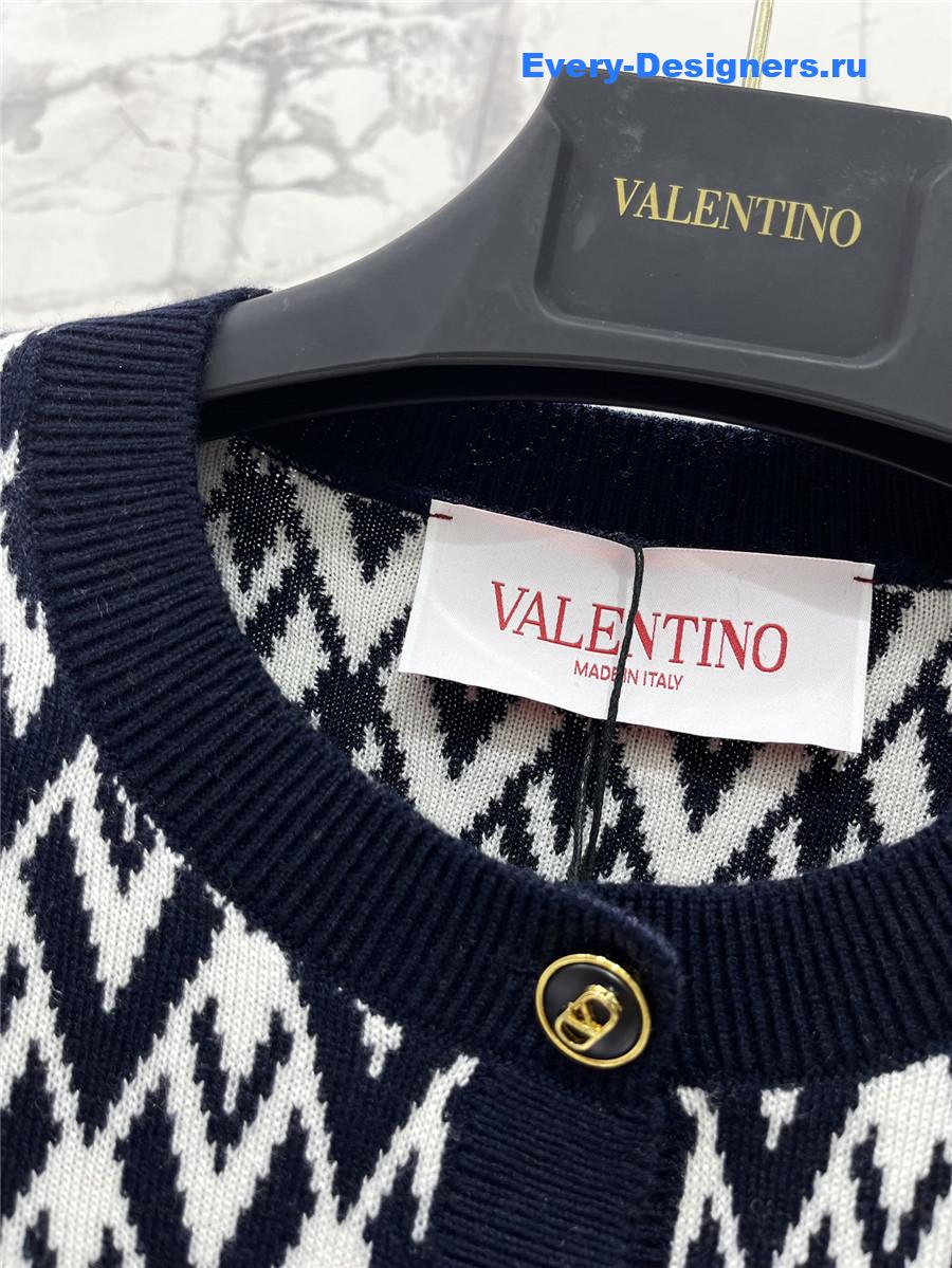 Va1e*ntin0 toute la v cardigan in black