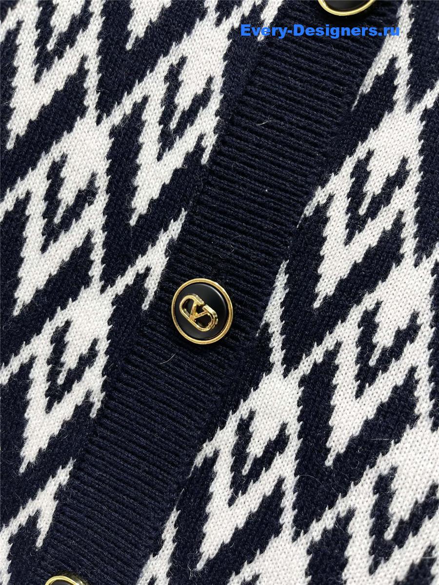 Va1e*ntin0 toute la v cardigan in black