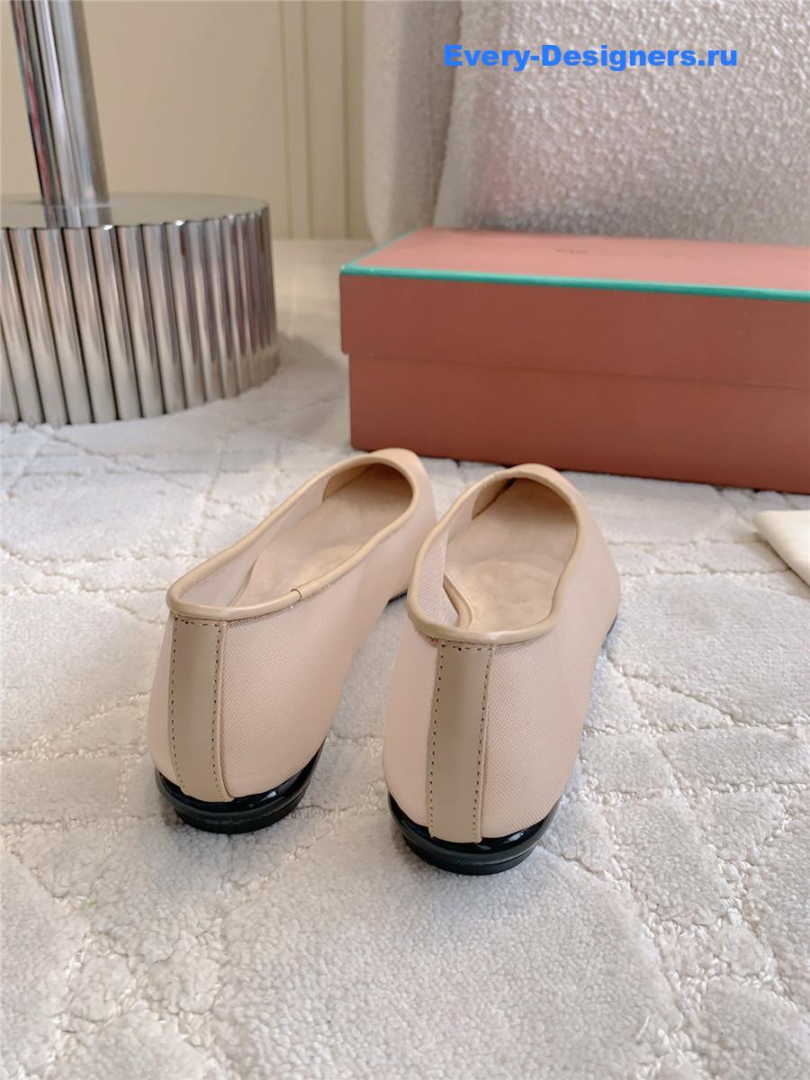 L0r0 P1ana primula ballet flat in beige microfibre