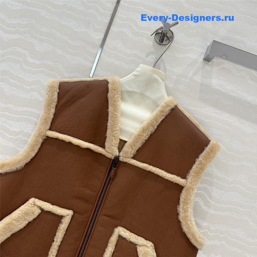 Ce1i*e fur vest