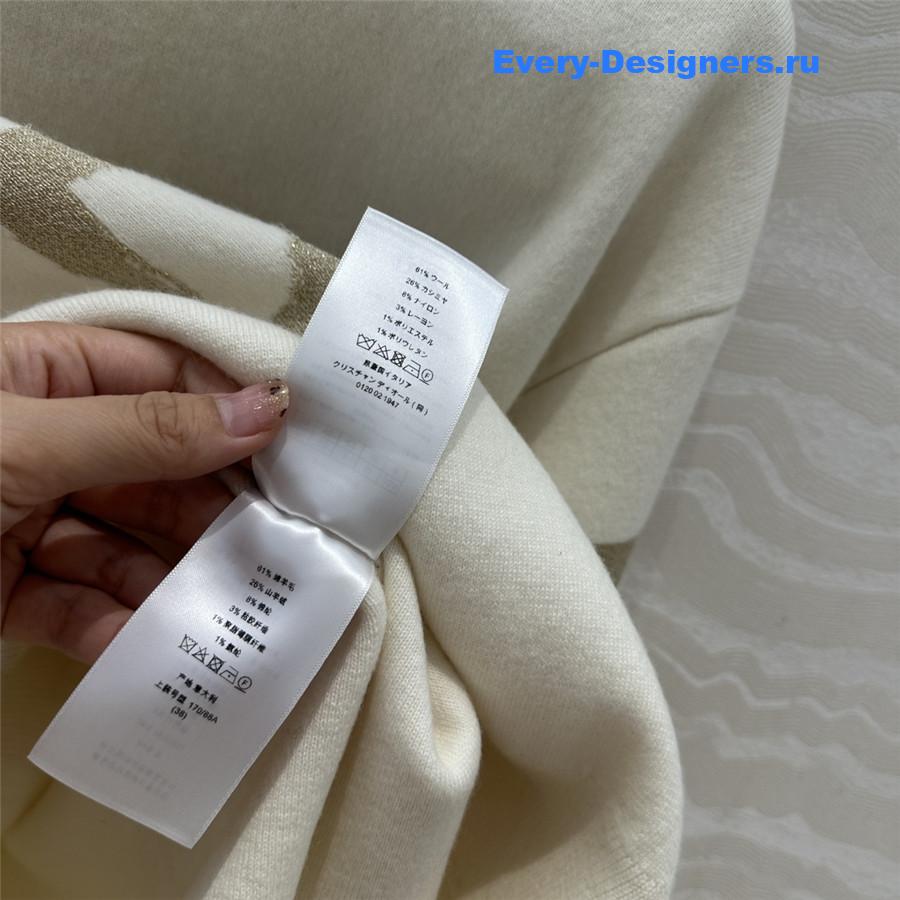 D10r graffiti motif cashmere sweater