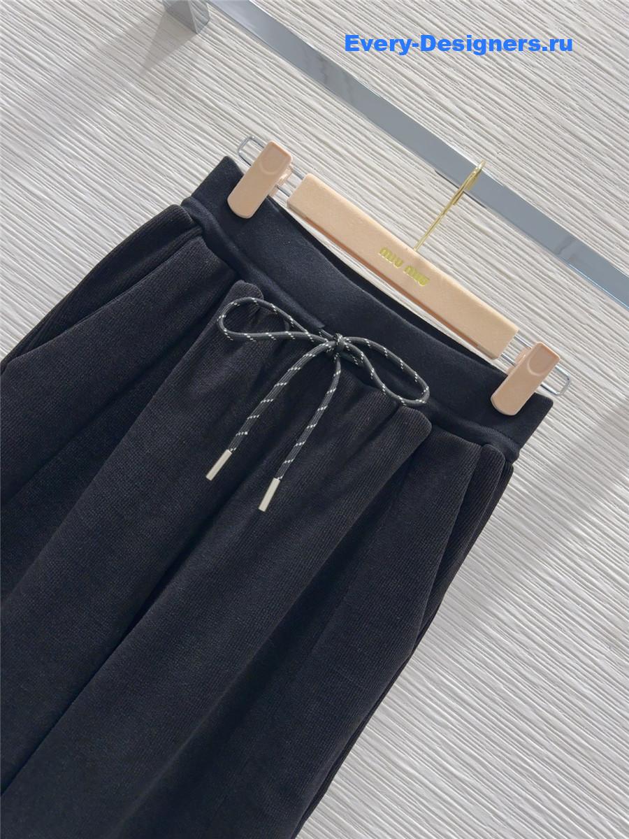 M1um1u new wide-leg trousers