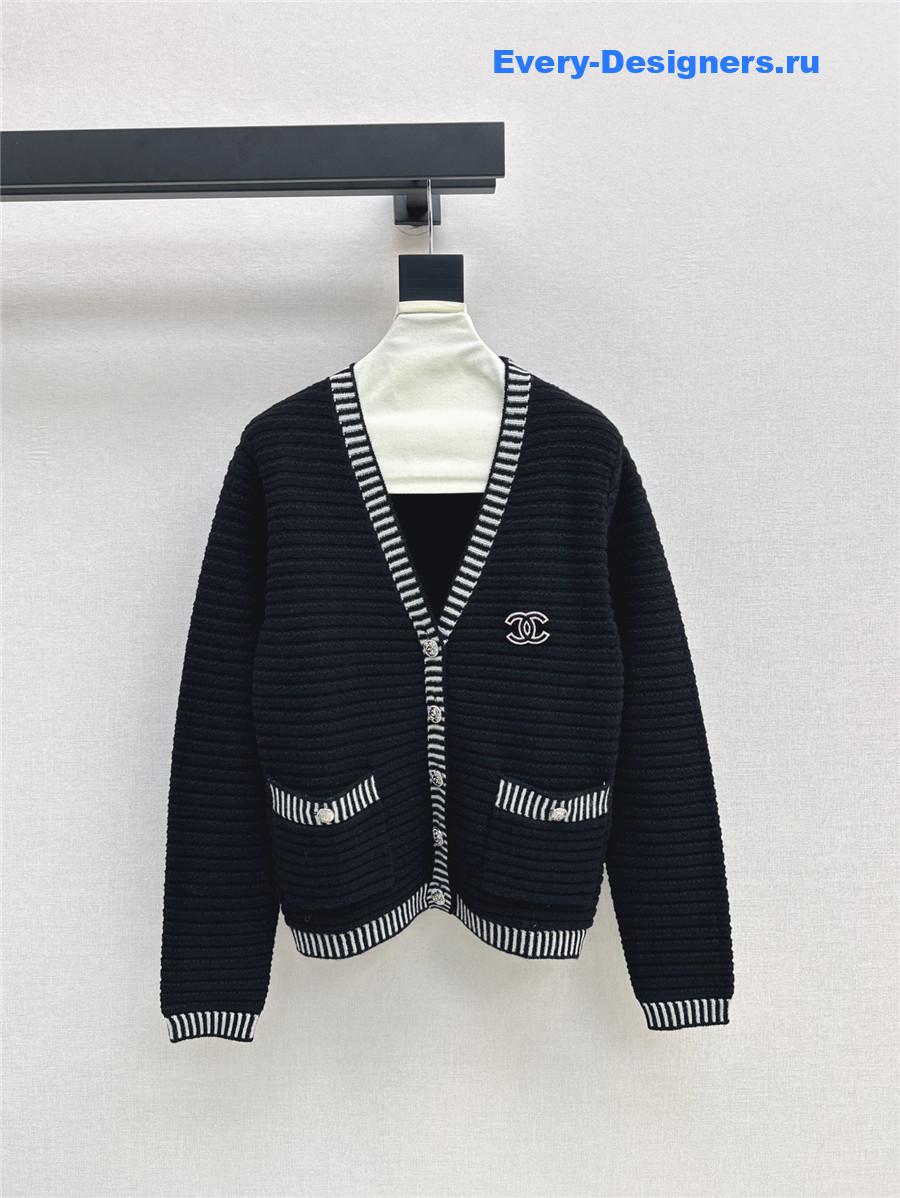 CC contrast color V-neck cardigan