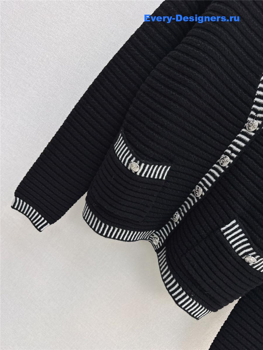 CC contrast color V-neck cardigan