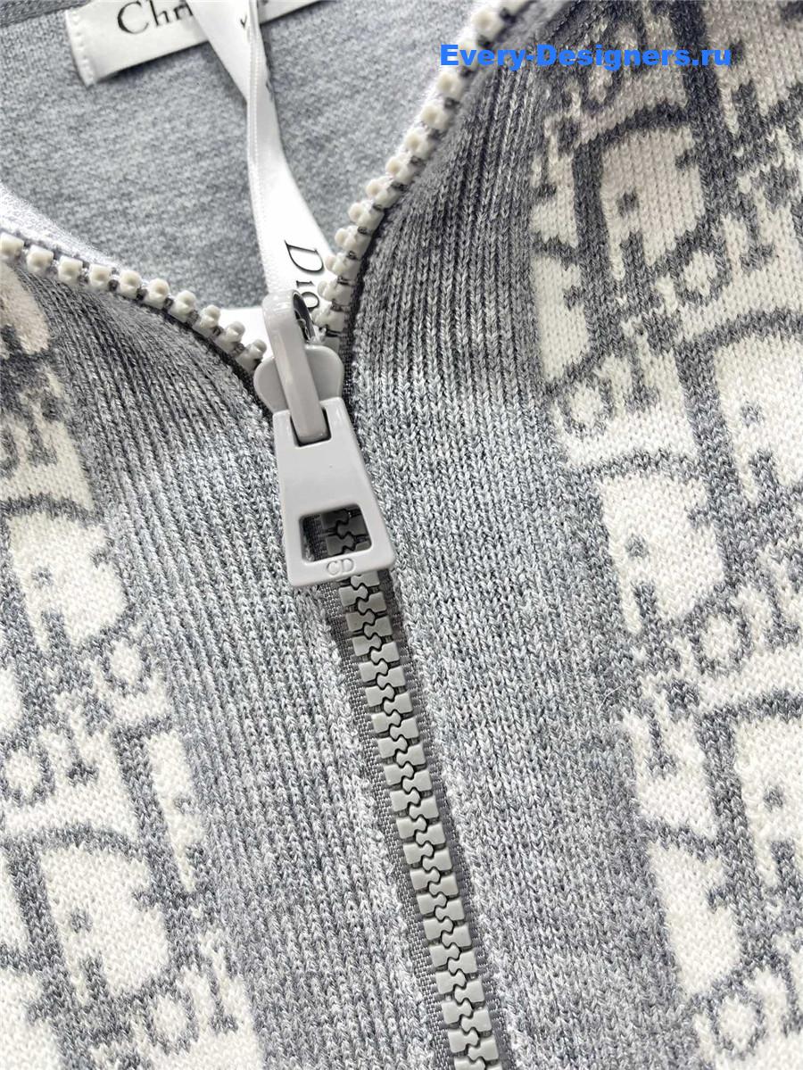 D10r reversible zipped cardigan grey