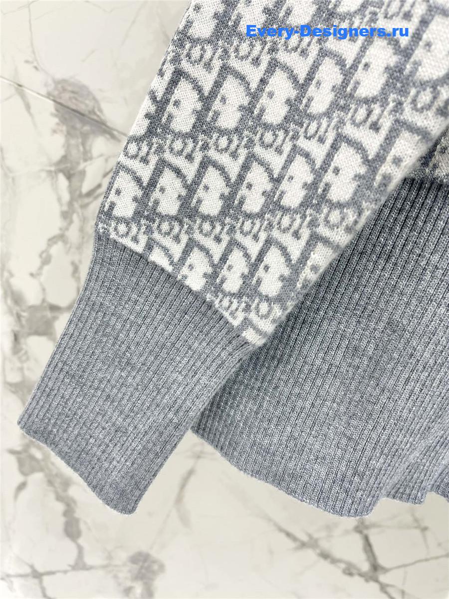 D10r reversible zipped cardigan grey