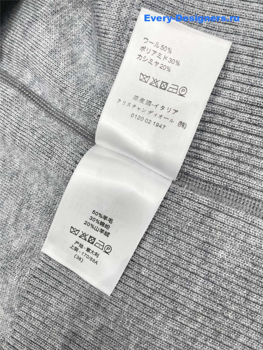 D10r reversible zipped cardigan grey