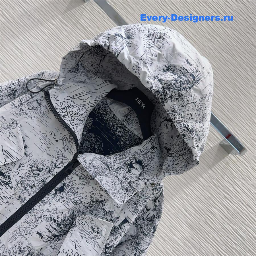 D10r new hooded jacket