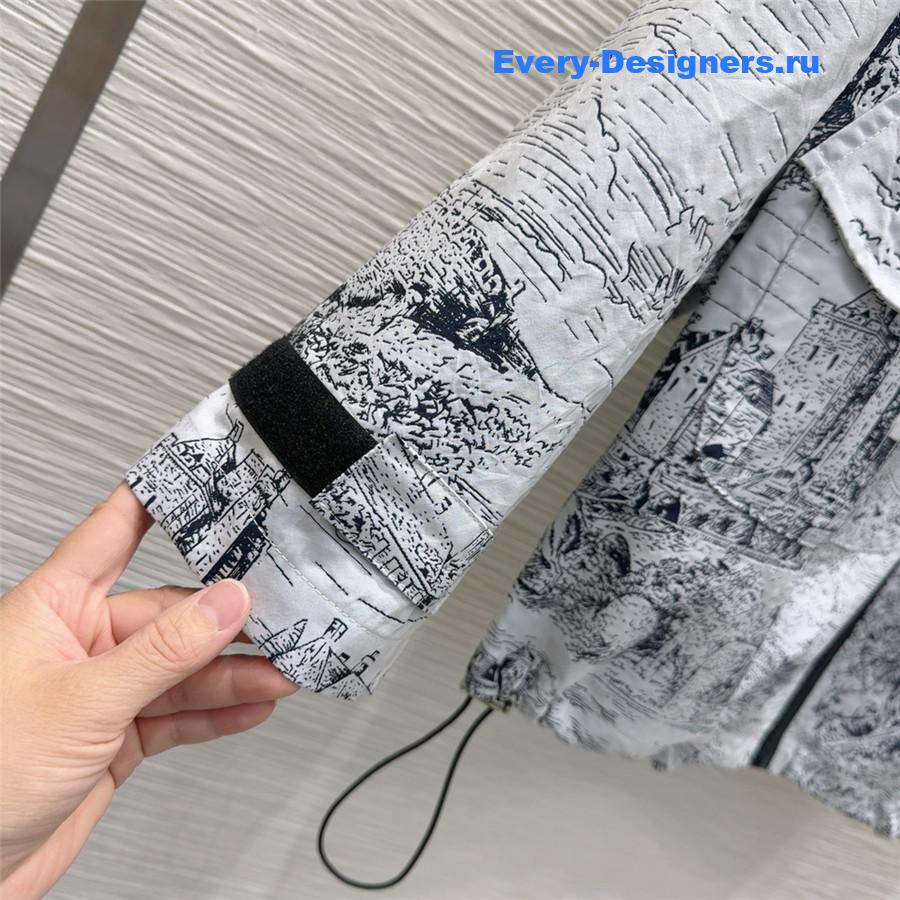 D10r new hooded jacket