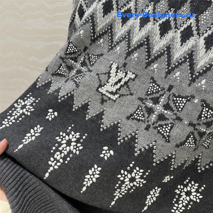 l0vis Vvtt0n embellished blend sweater