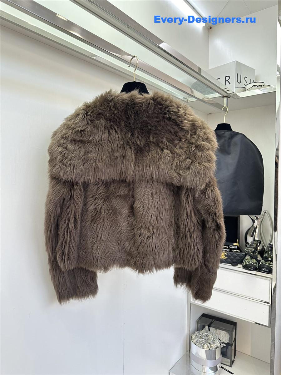 Ce1i*e fur coat