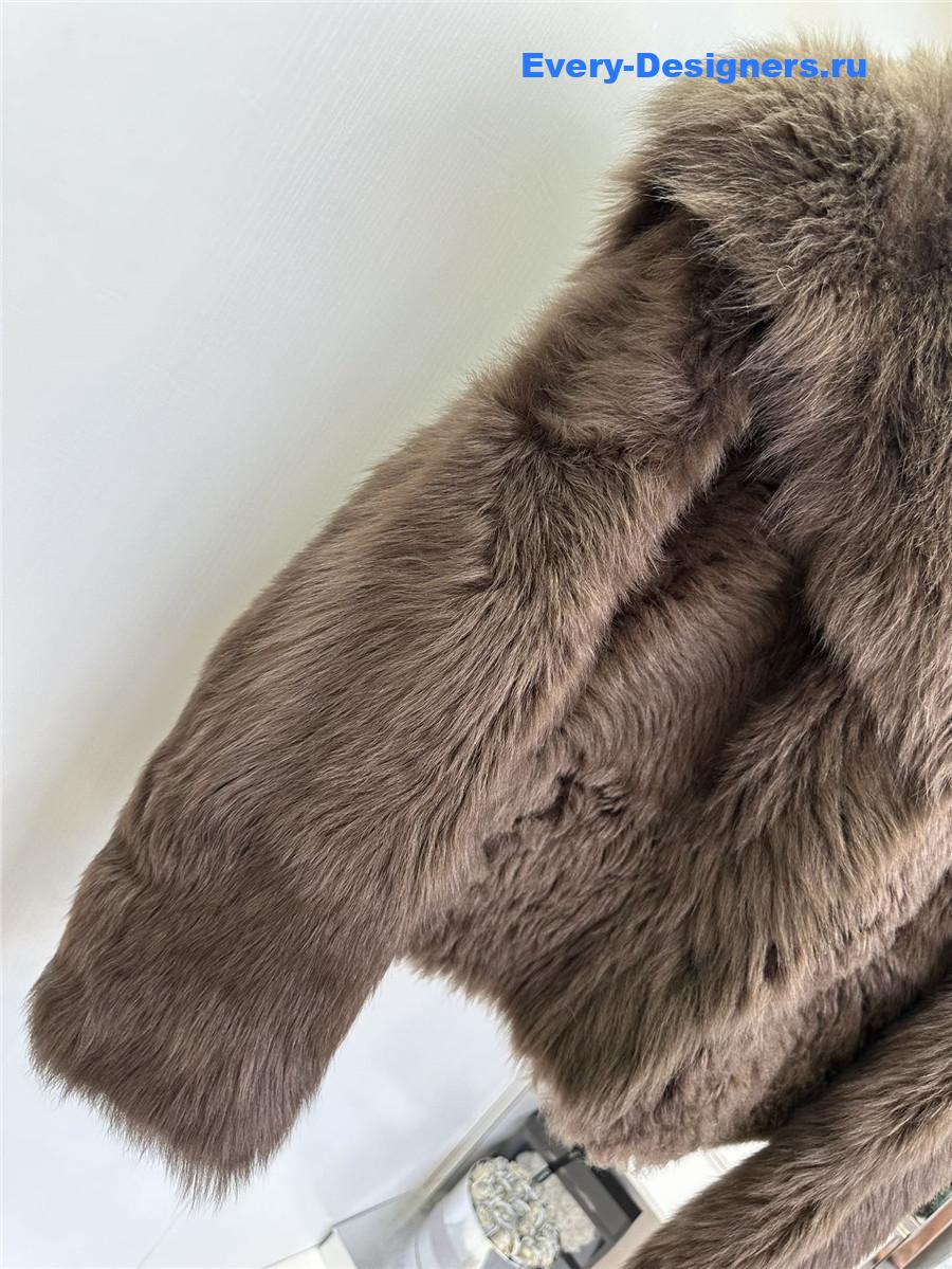 Ce1i*e fur coat