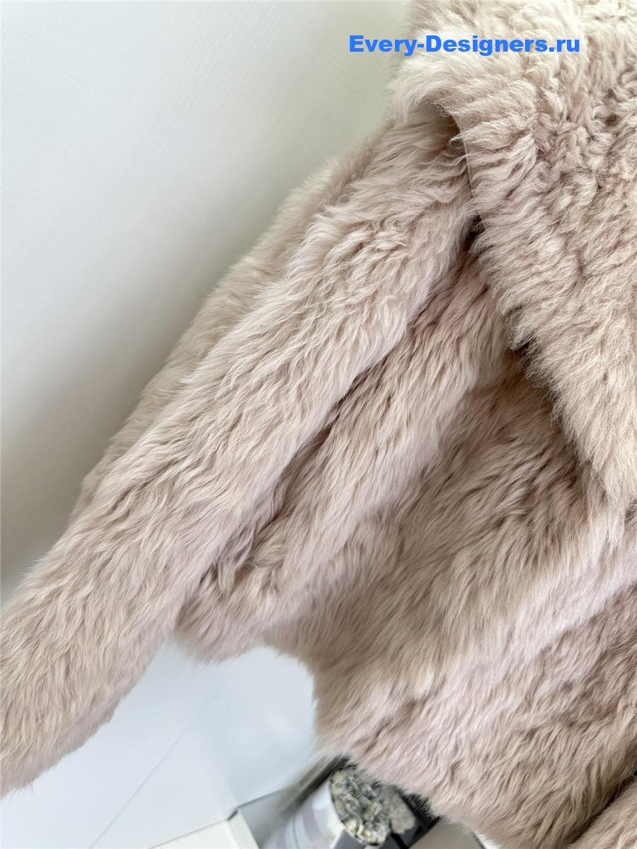 Ce1i*e fur coat