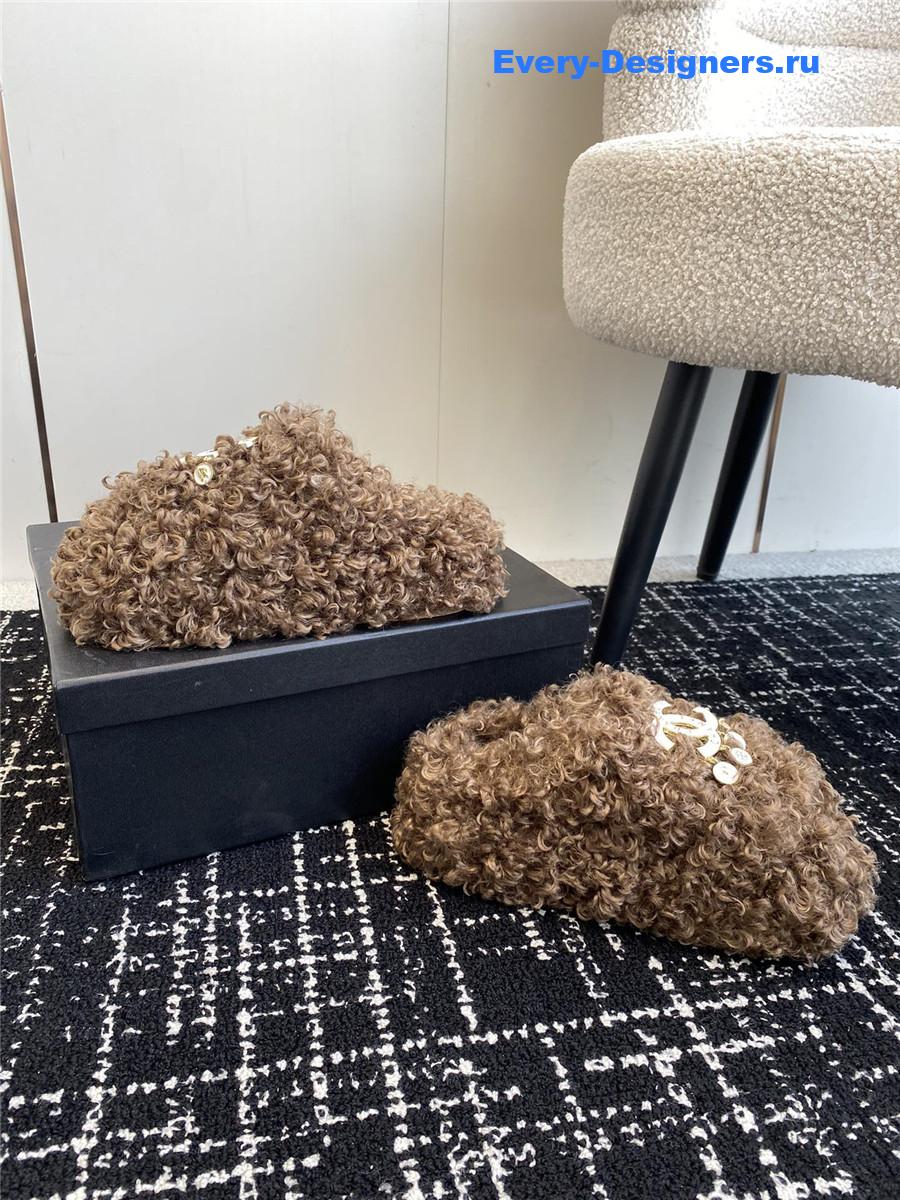 CC fur slippers