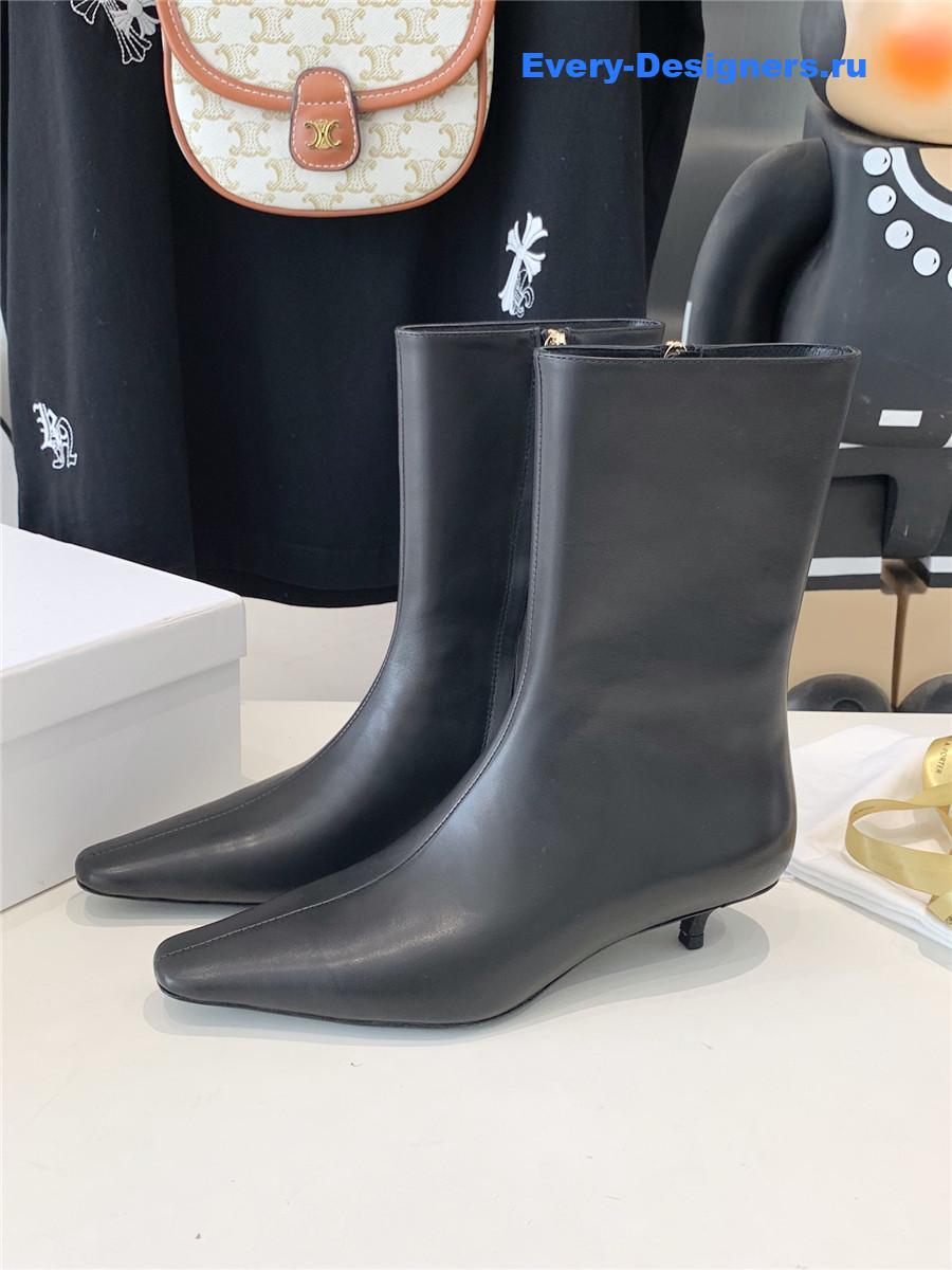The R0w liisa black leather ankle boots